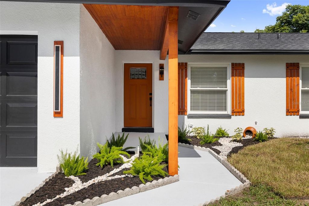 Photo of 436 Bonnie View Drive, Valrico, FL 33594 (MLS # TB8408402)