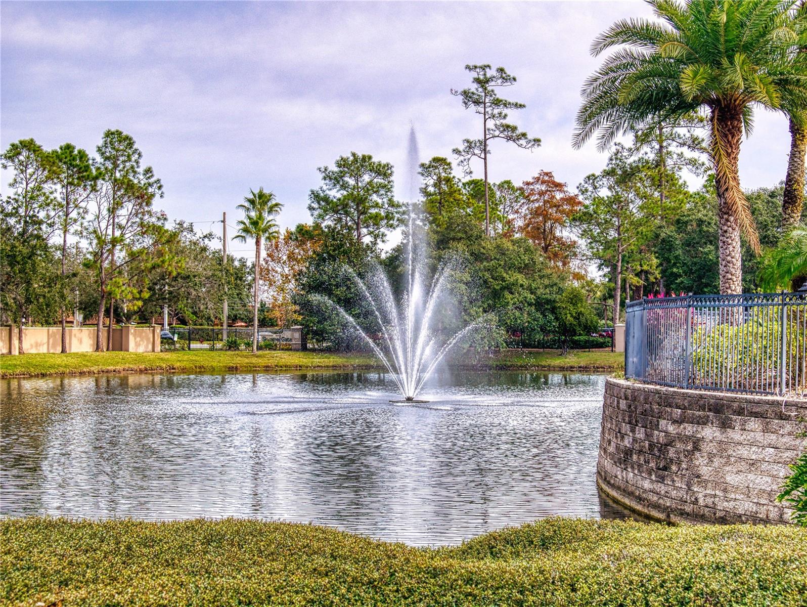 SUMMERGATE CONDO PH 01 5923/0662 - Residential