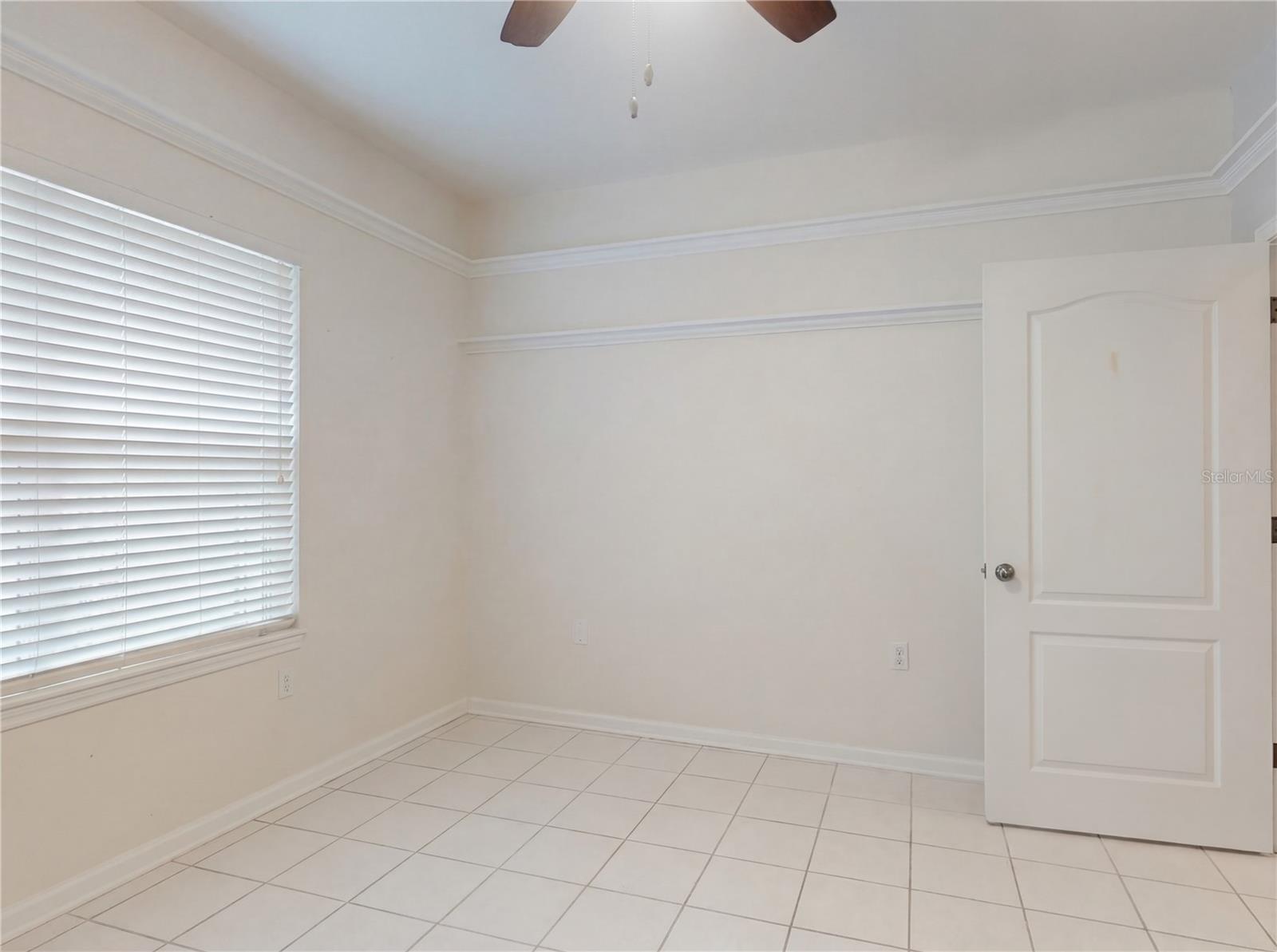 SUMMERGATE CONDO PH 01 5923/0662 - Residential