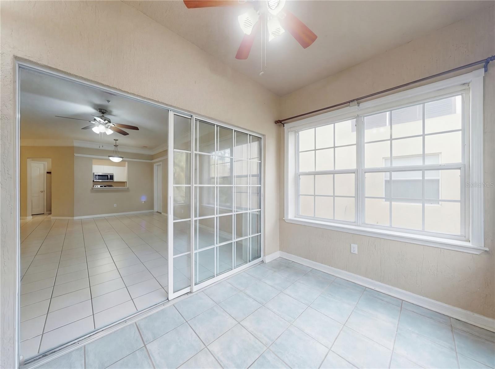 SUMMERGATE CONDO PH 01 5923/0662 - Residential