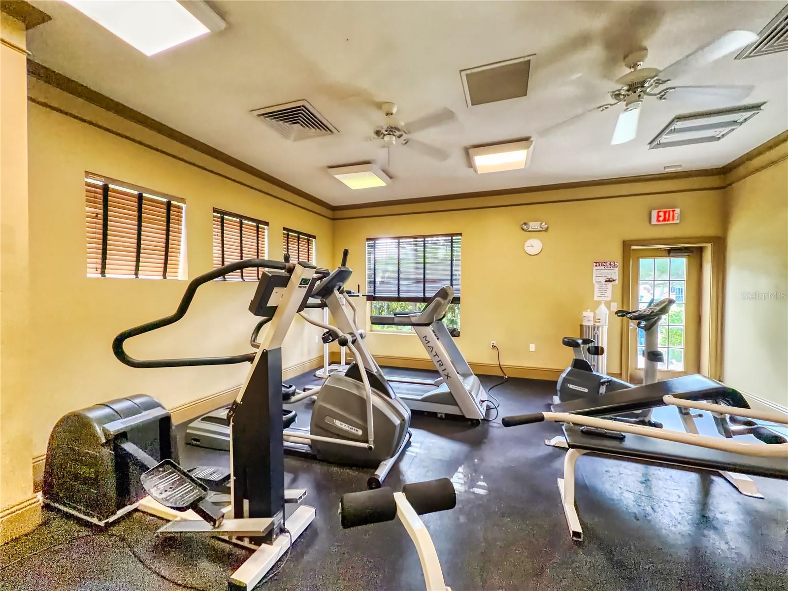 SUMMERGATE CONDO PH 01 5923/0662 - Residential