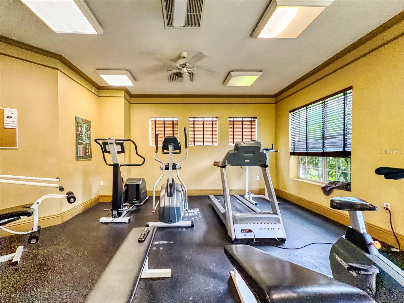 SUMMERGATE CONDO PH 01 5923/0662 - Residential