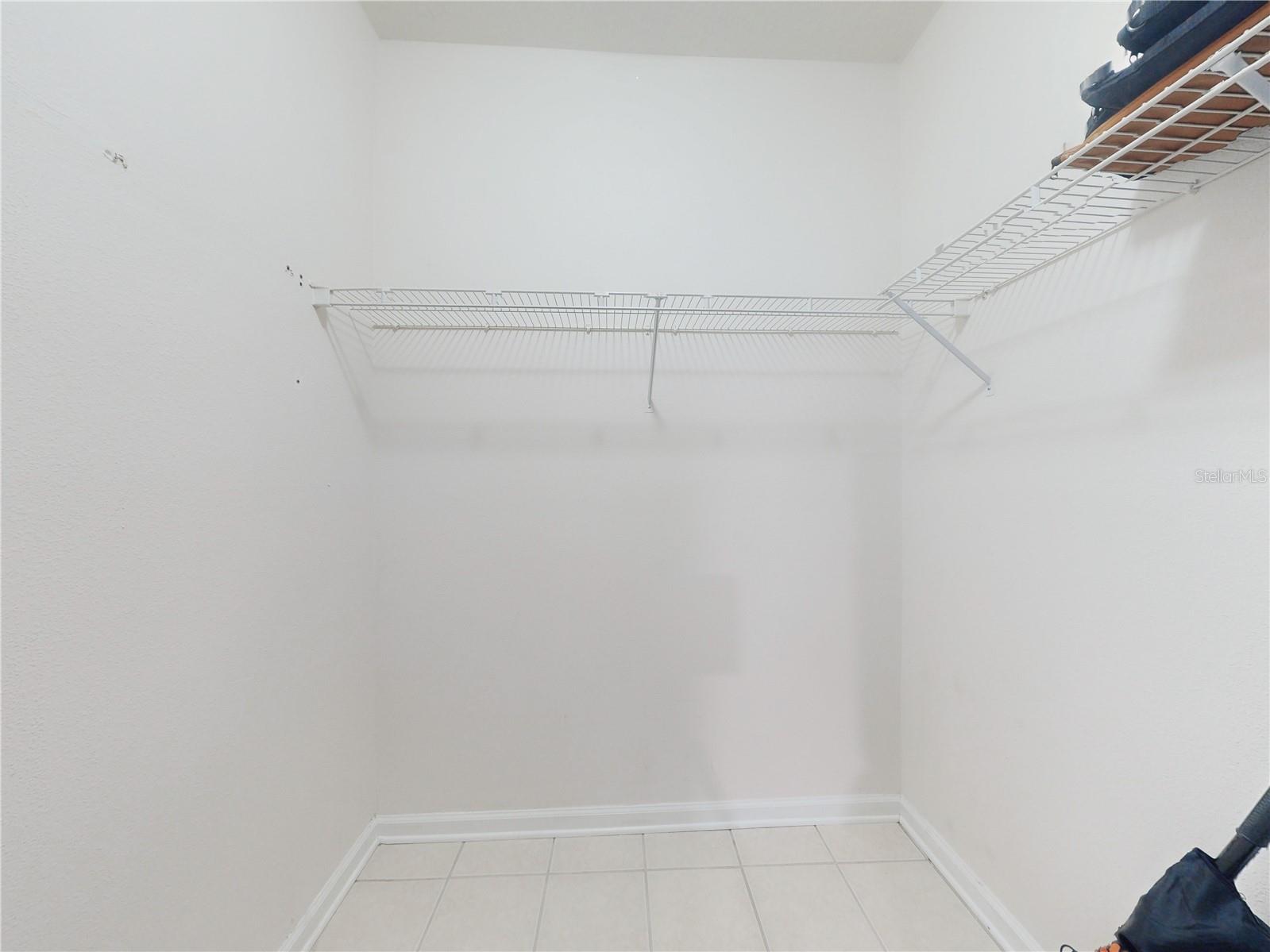 SUMMERGATE CONDO PH 01 5923/0662 - Residential