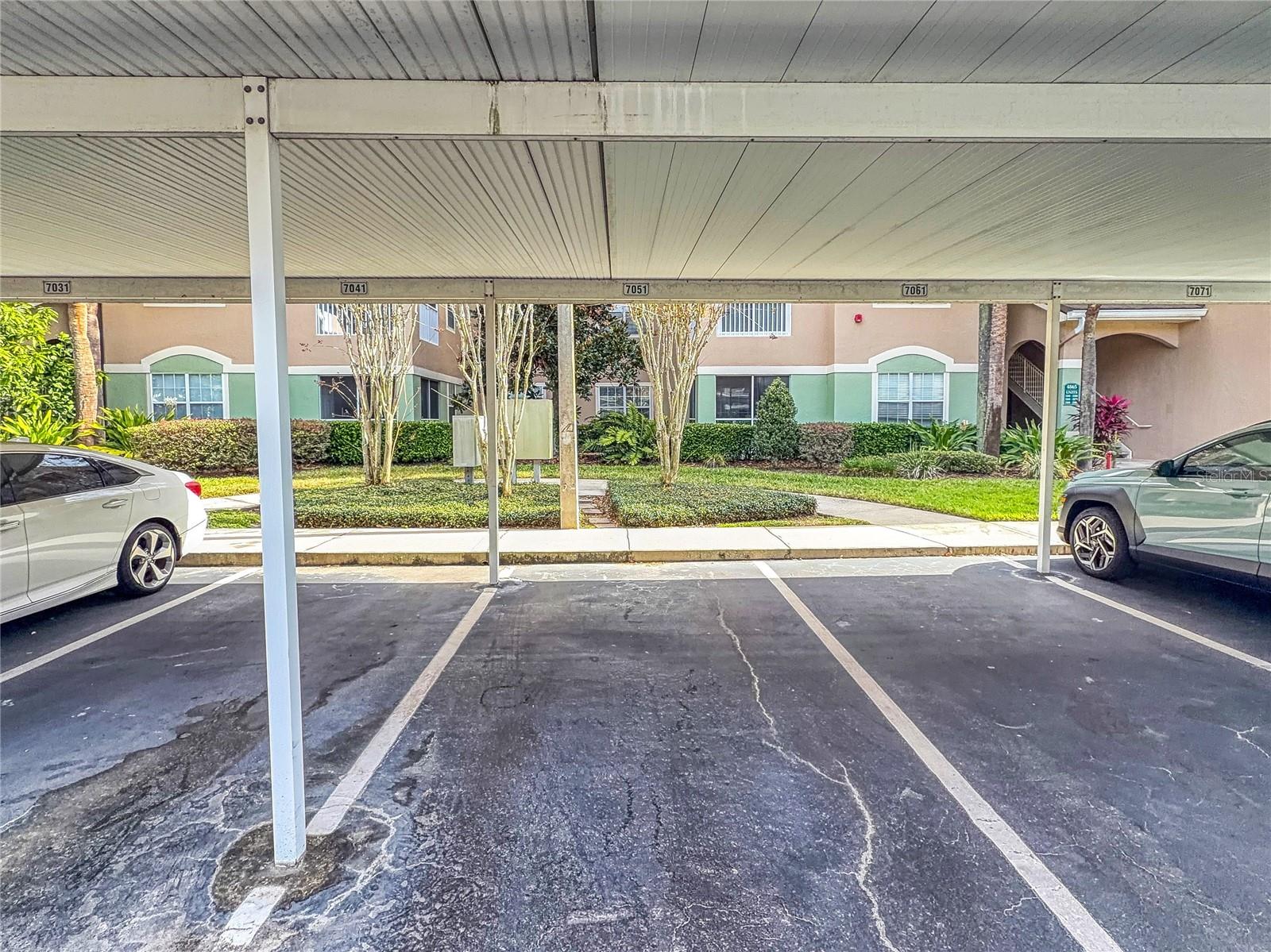 SUMMERGATE CONDO PH 01 5923/0662 - Residential