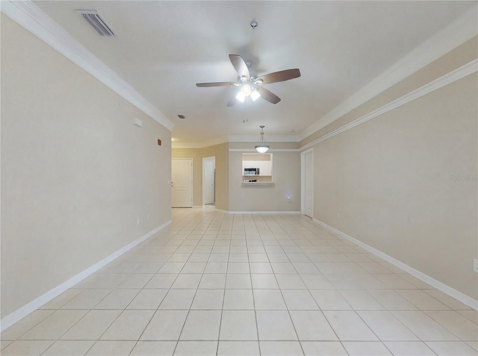 SUMMERGATE CONDO PH 01 5923/0662 - Residential