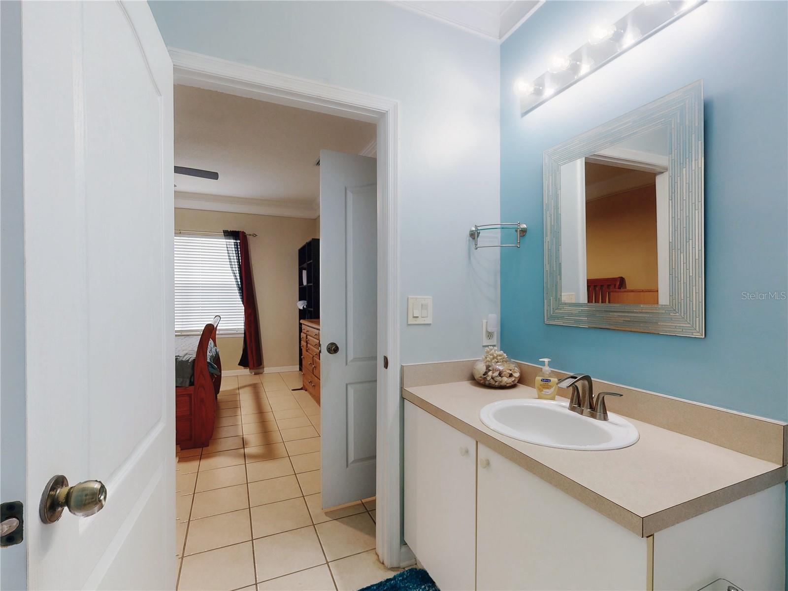 SUMMERGATE CONDO PH 01 5923/0662 - Residential