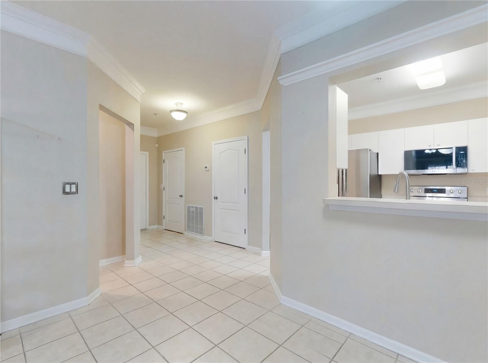 SUMMERGATE CONDO PH 01 5923/0662 - Residential