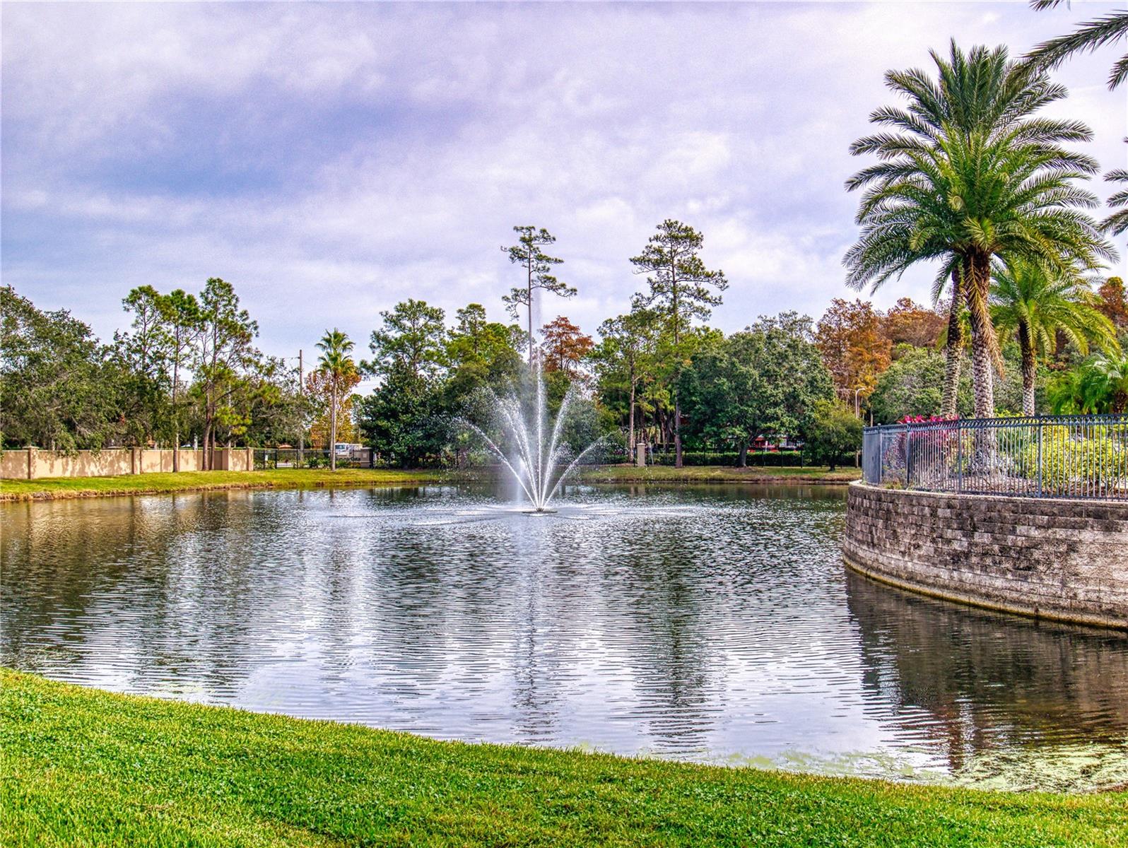 SUMMERGATE CONDO PH 01 5923/0662 - Residential