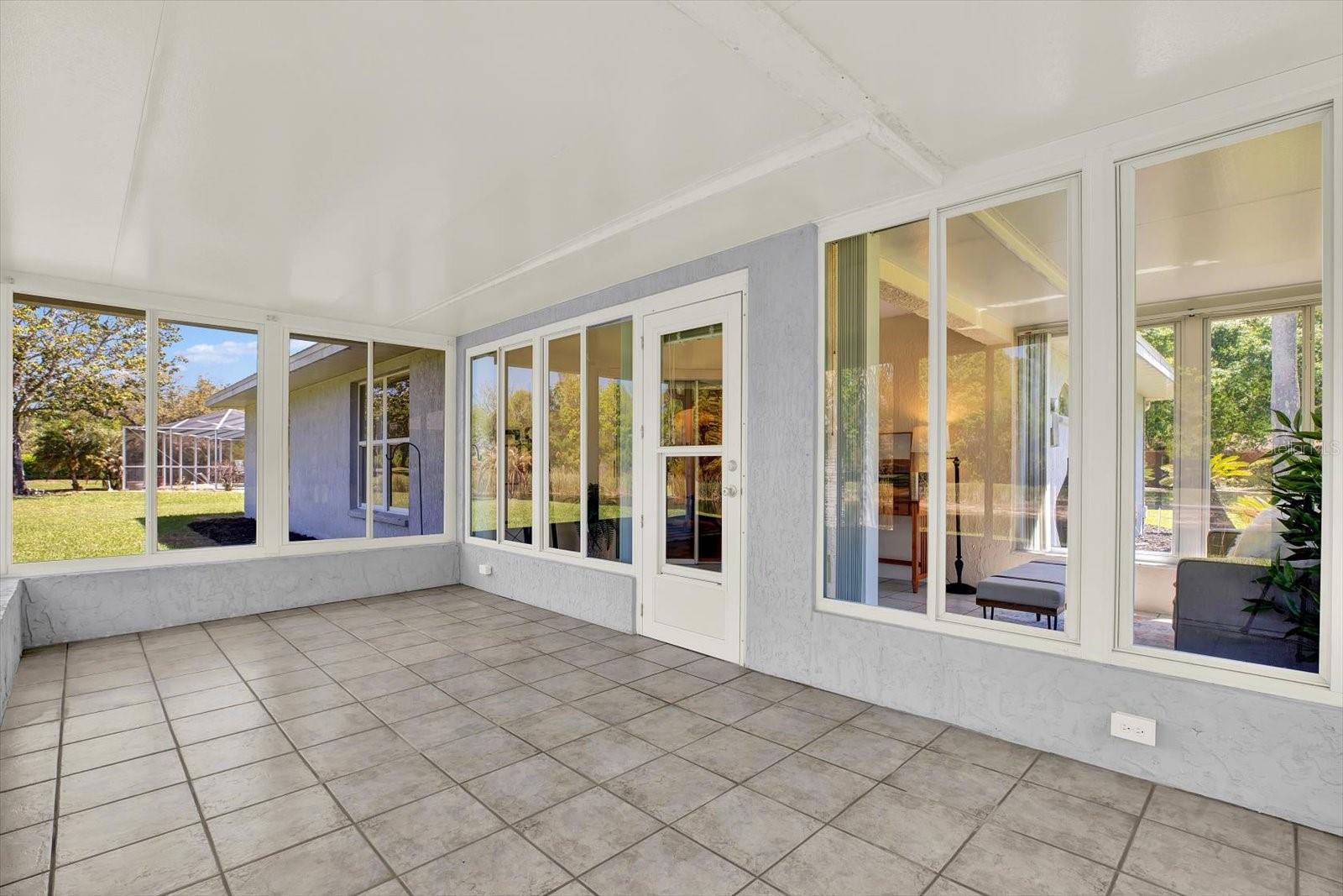 TAMPA BAY GOLF TENNIS CLUB PH 02 - Residential