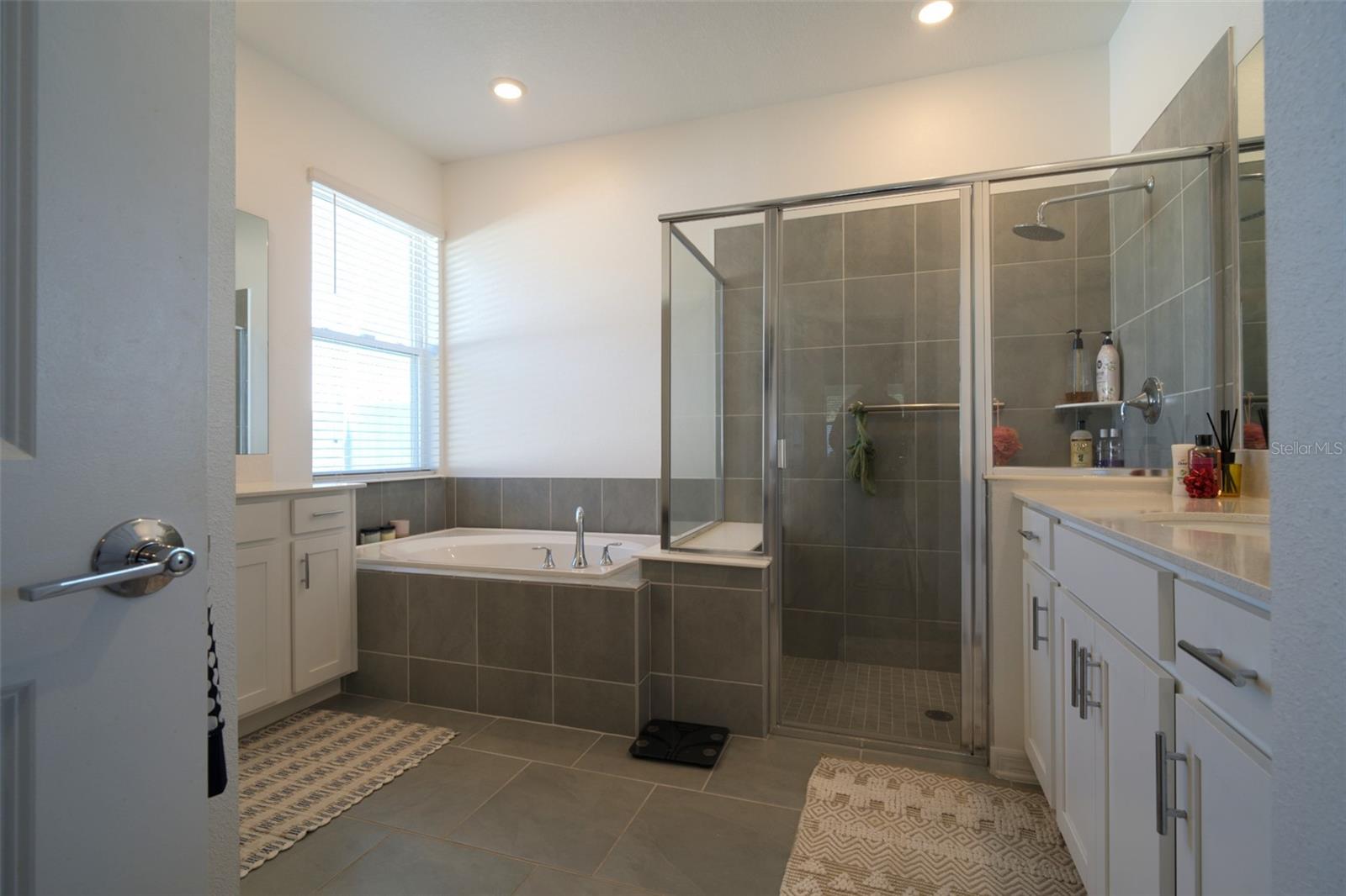 HILLSIDE ESTATES AT STONEYBROOK HILLS - Residential