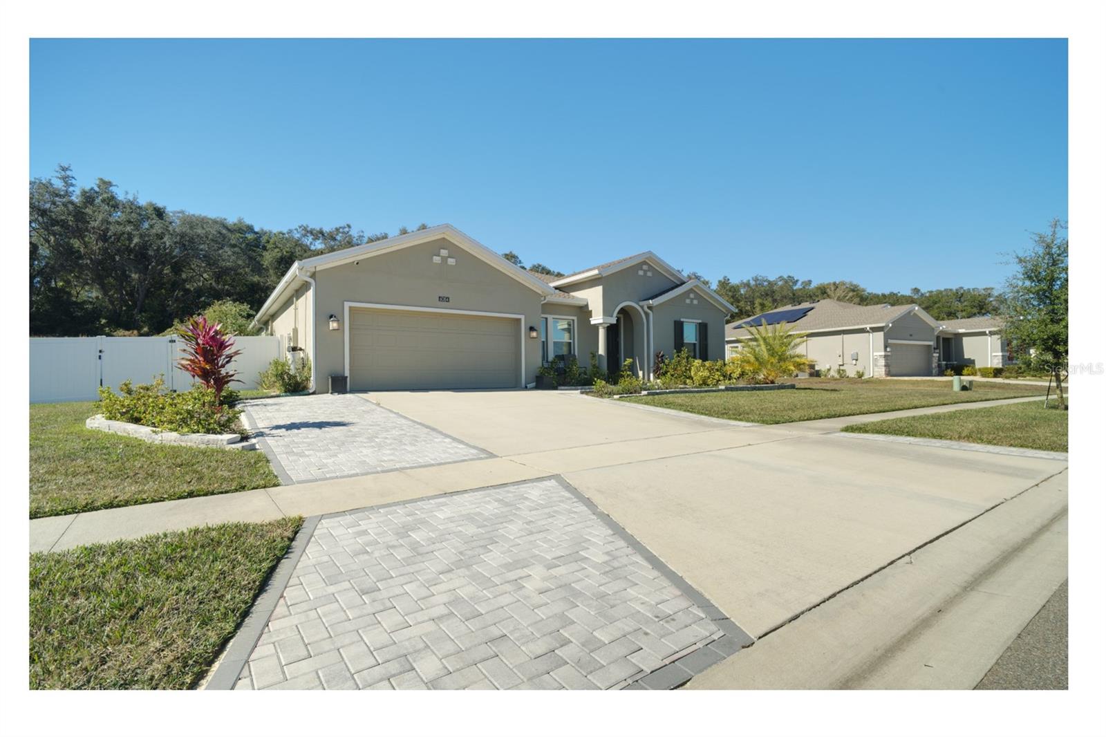 HILLSIDE ESTATES AT STONEYBROOK HILLS - Residential