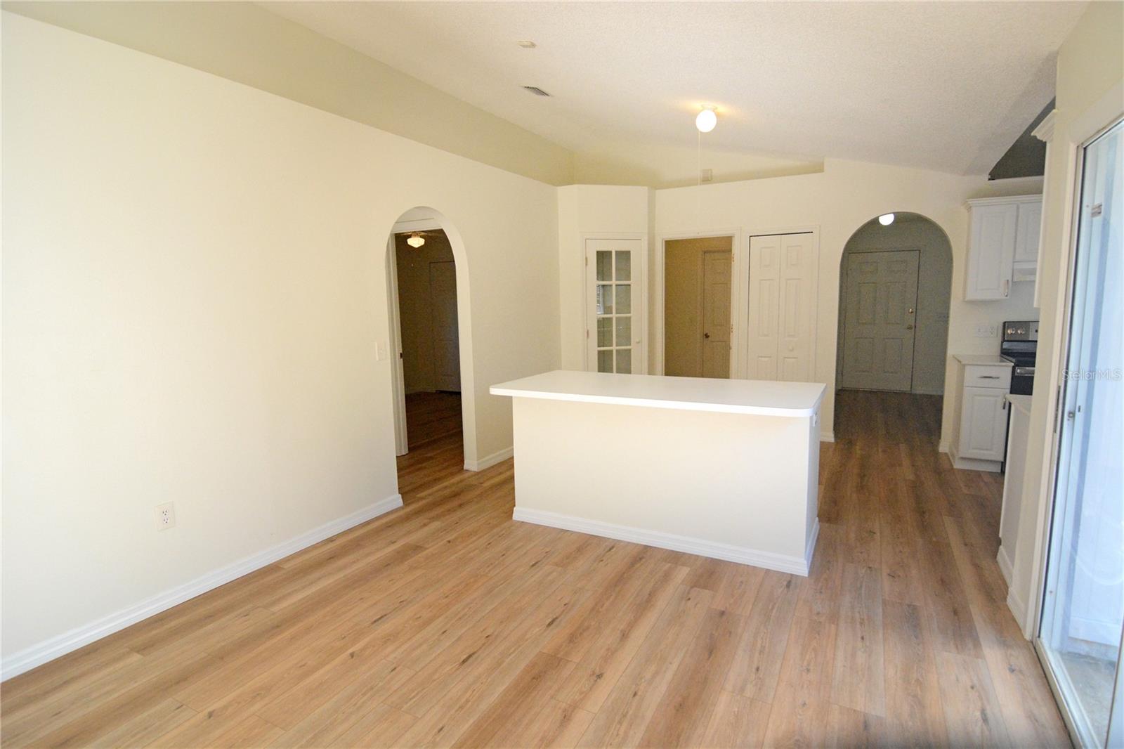 DELTONA LAKES UNIT 08 - Residential