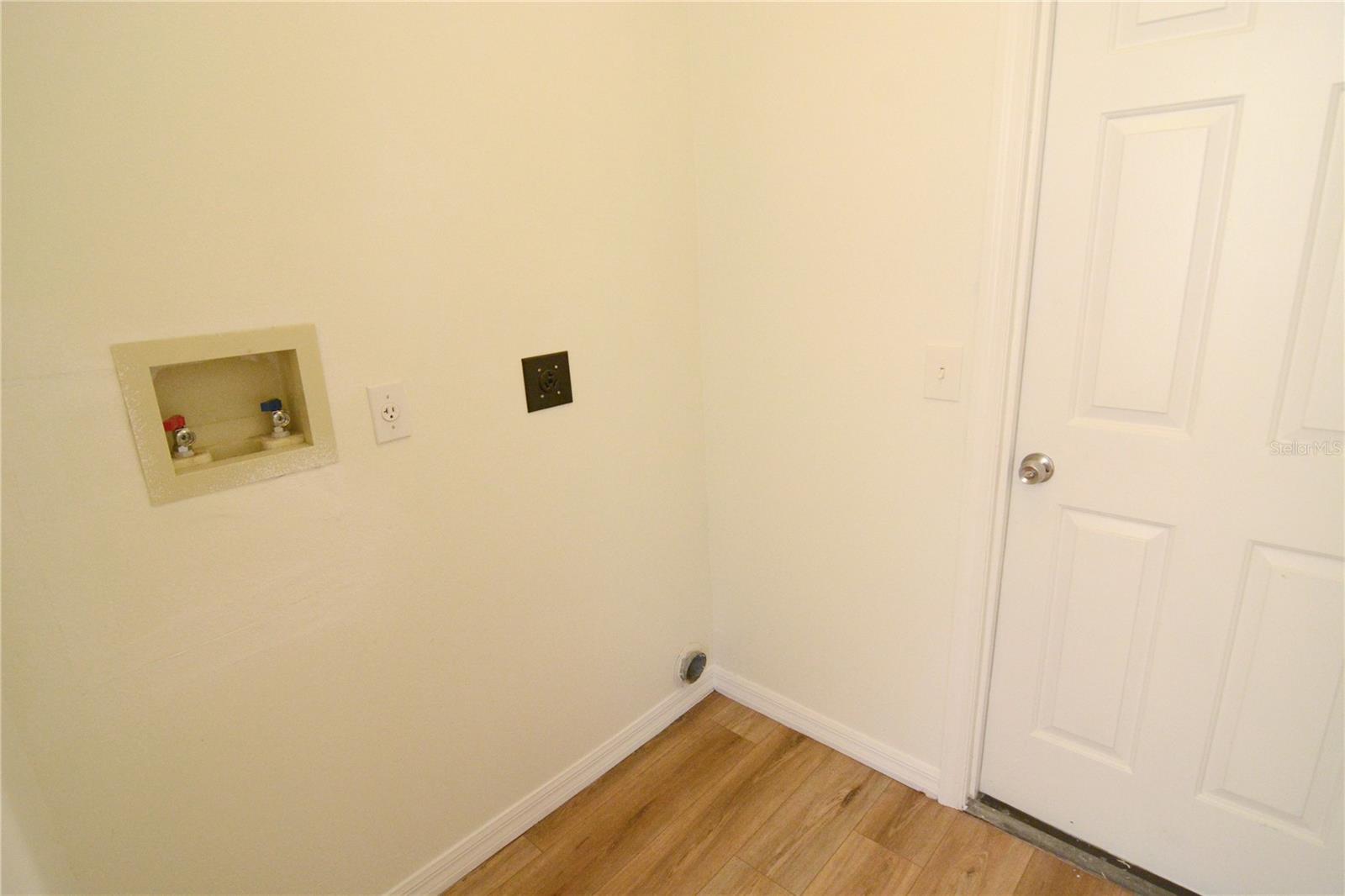 DELTONA LAKES UNIT 08 - Residential