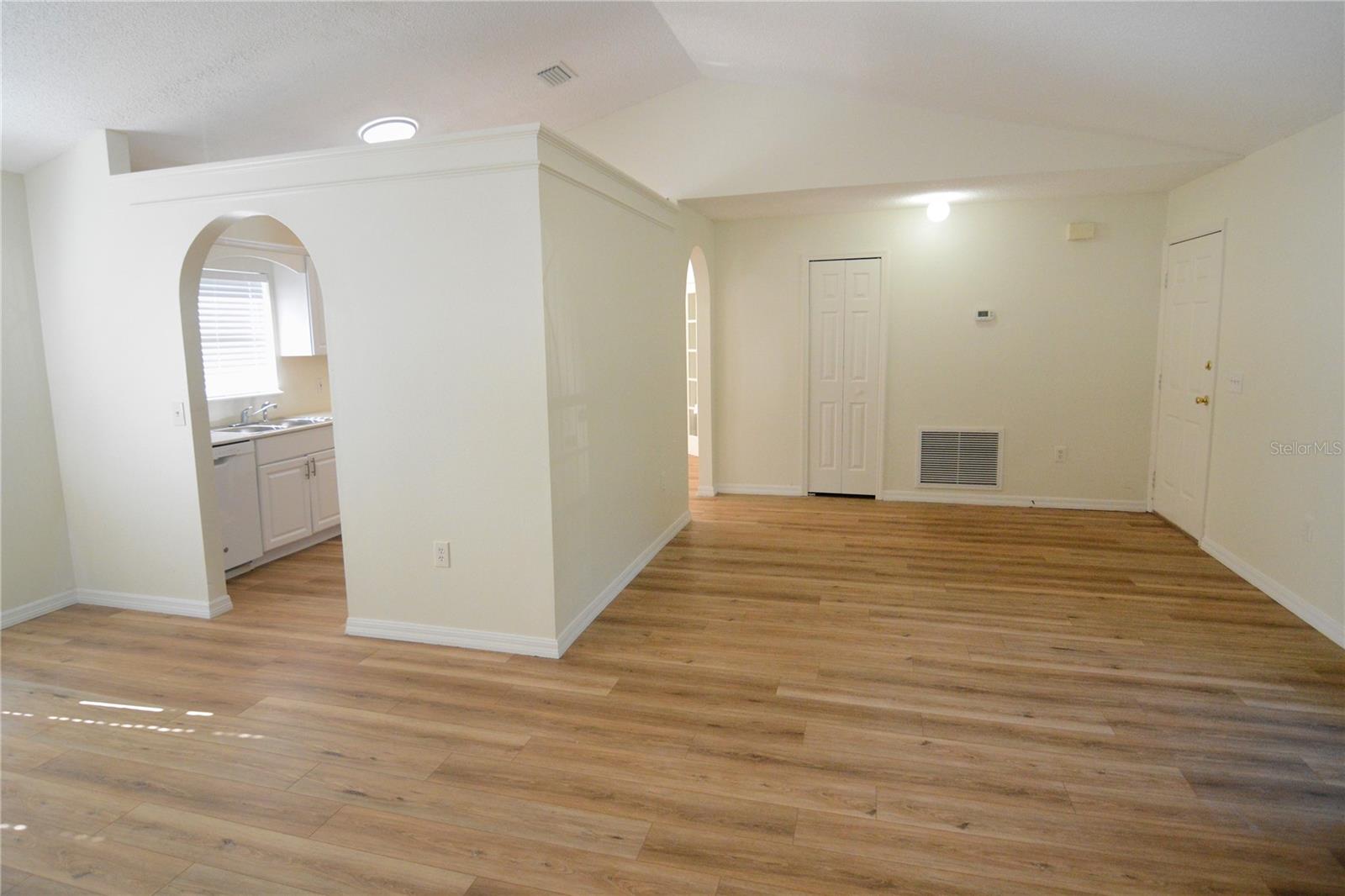 DELTONA LAKES UNIT 08 - Residential