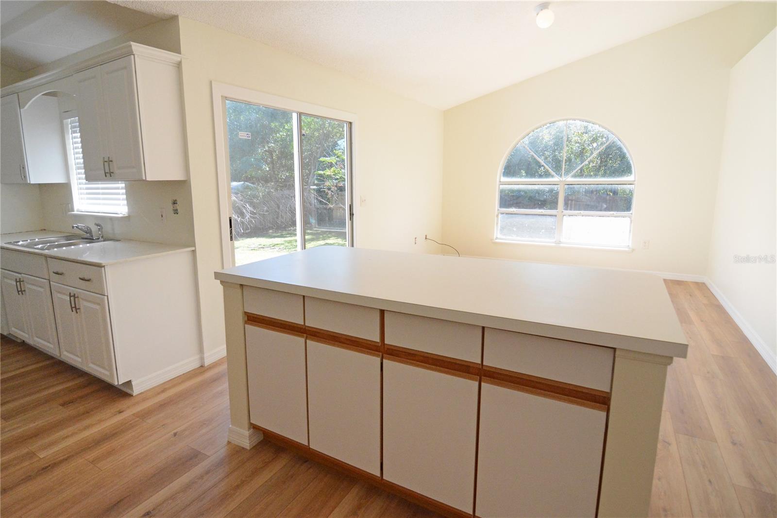 DELTONA LAKES UNIT 08 - Residential