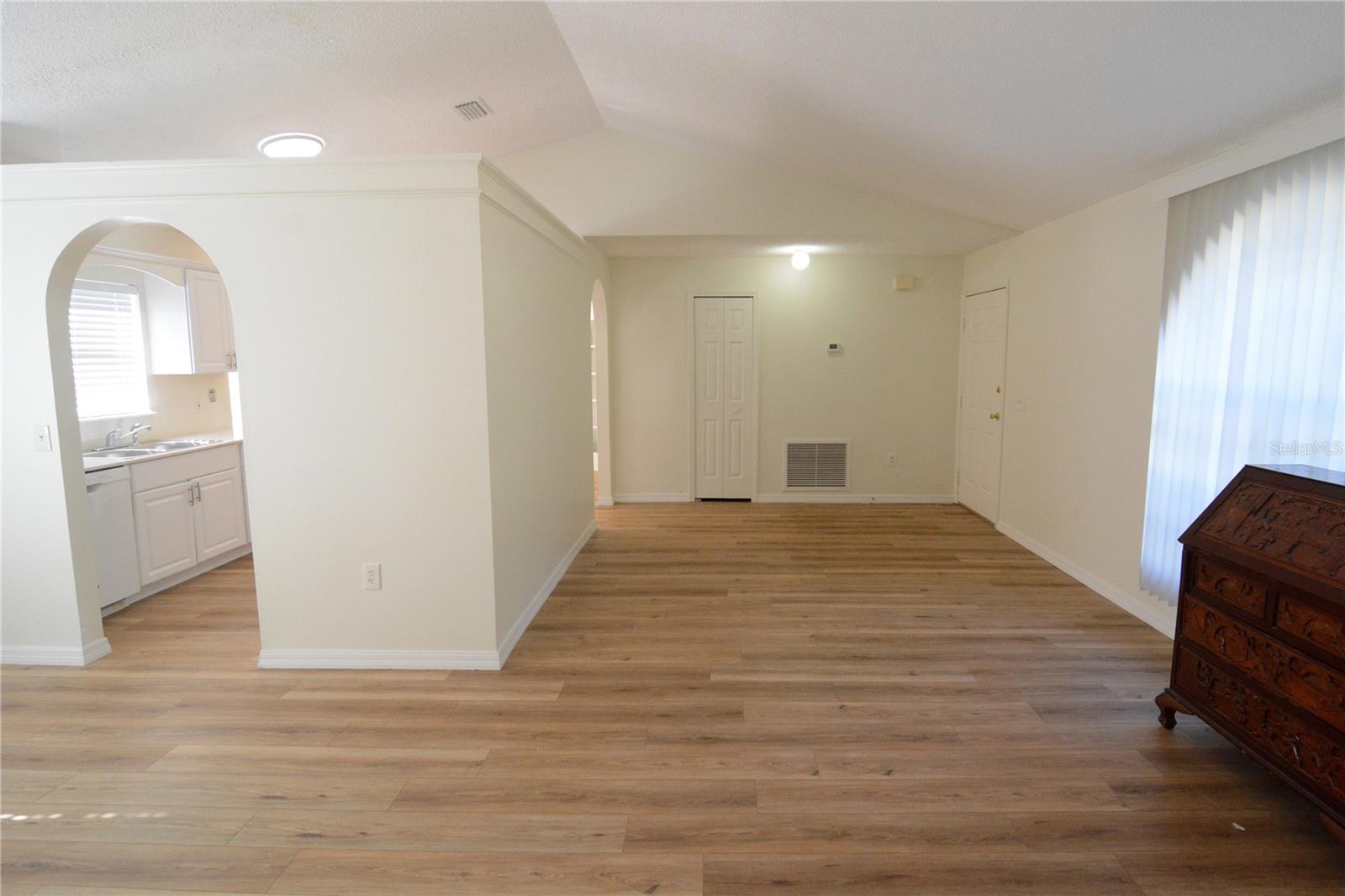 DELTONA LAKES UNIT 08 - Residential