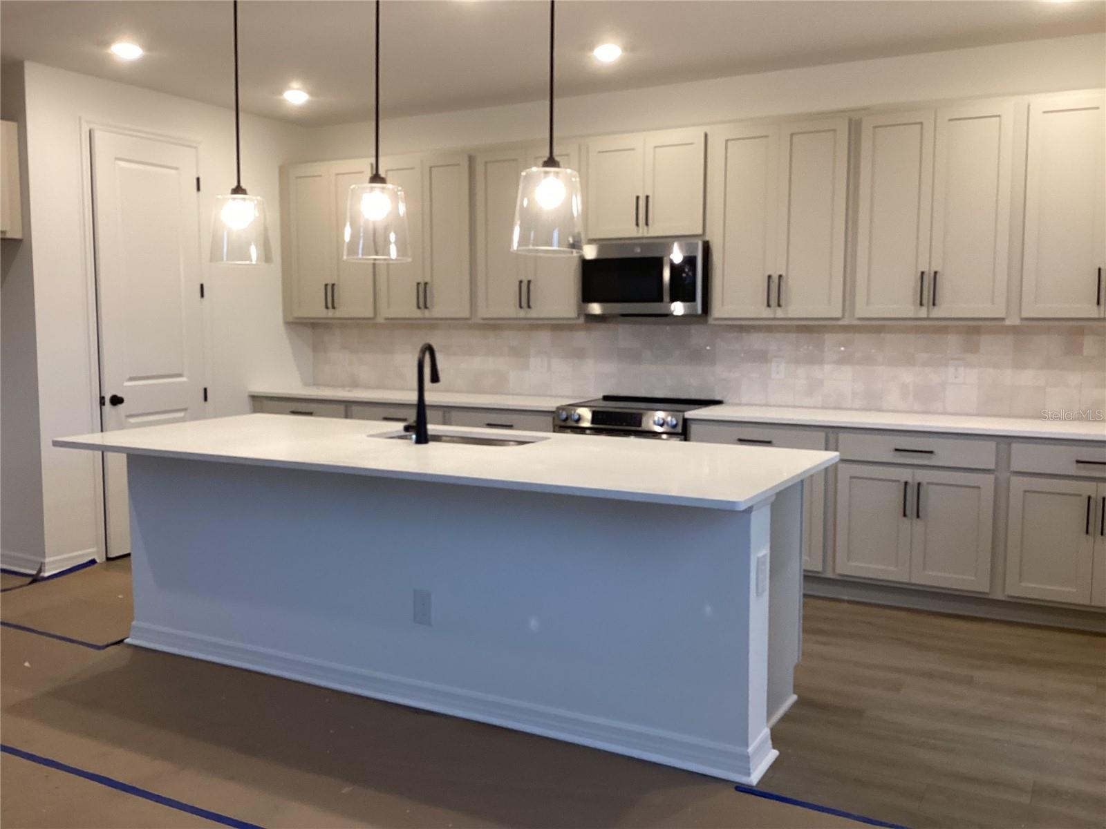 ELLINGTON PLACE - Residential