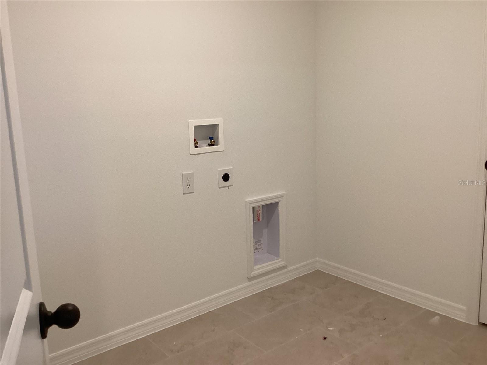 ELLINGTON PLACE - Residential