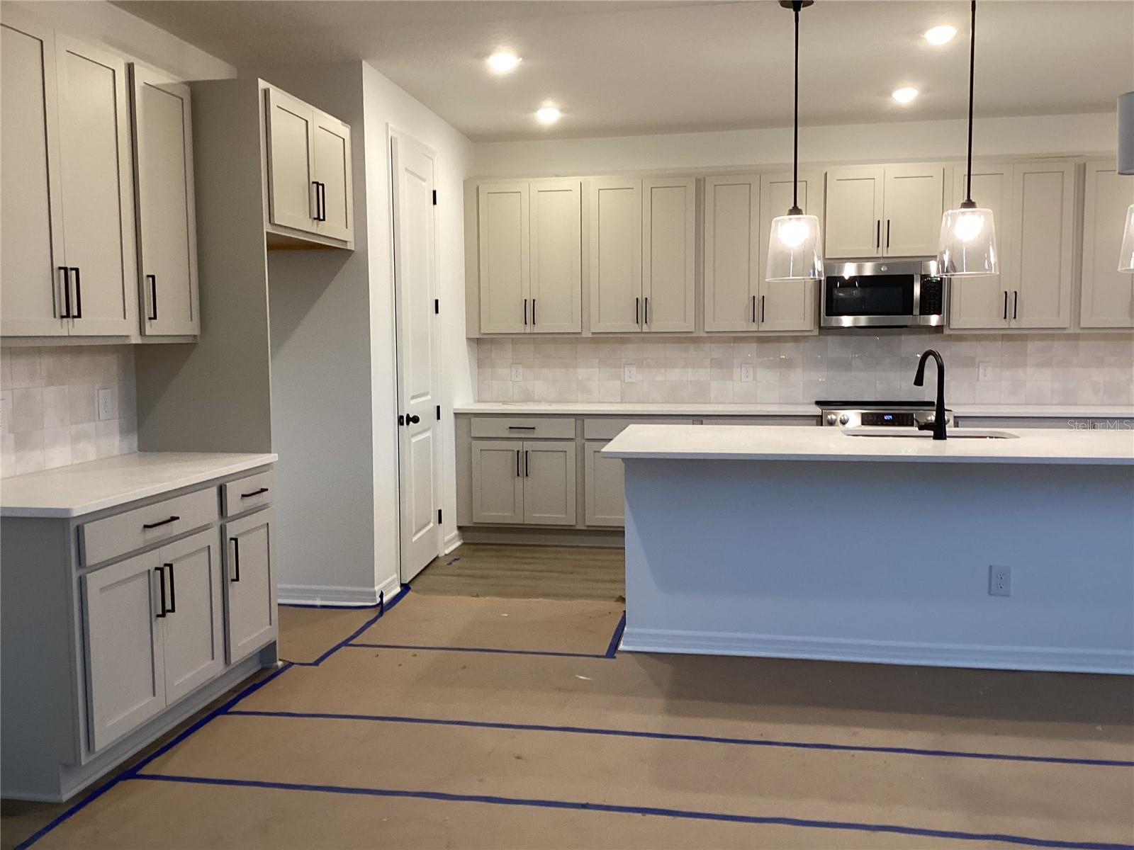 ELLINGTON PLACE - Residential