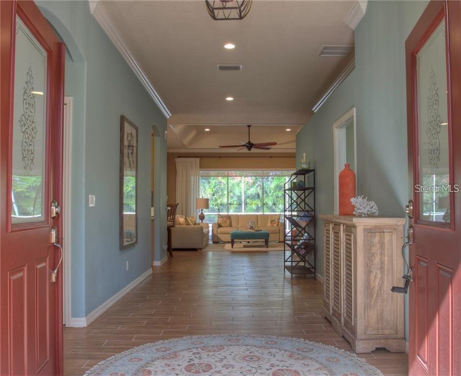 HAMPTONS - Residential Lease