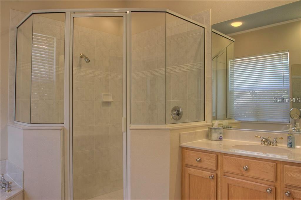 HAMPTONS - Residential Lease