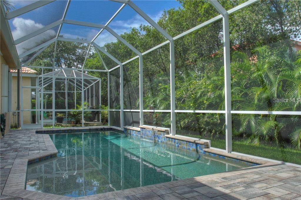 HAMPTONS - Residential Lease