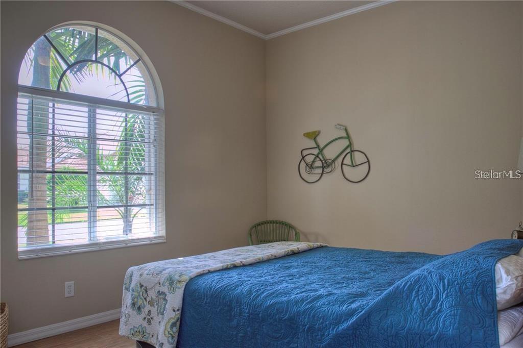 HAMPTONS - Residential Lease