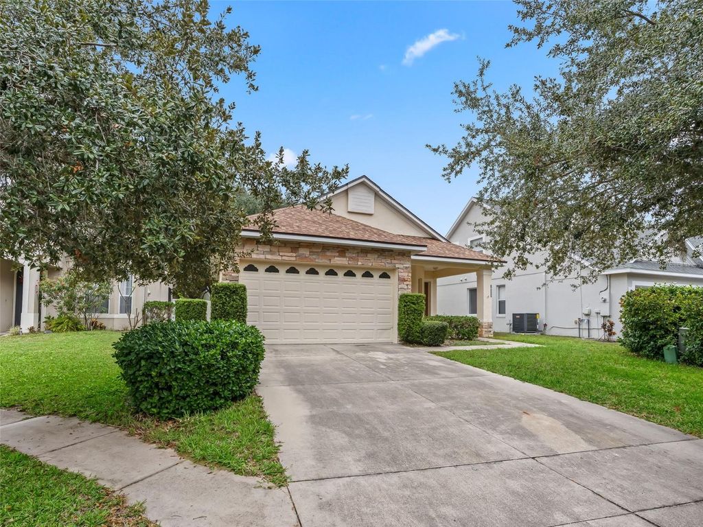 Photo of 10217 Granite Court, Leesburg, FL 34788 (MLS # G5104992)