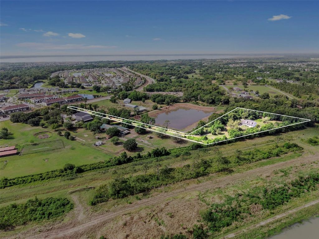 Photo of 4385 Boggy Creek Road, Kissimmee, FL 34744 (MLS # O6397271)