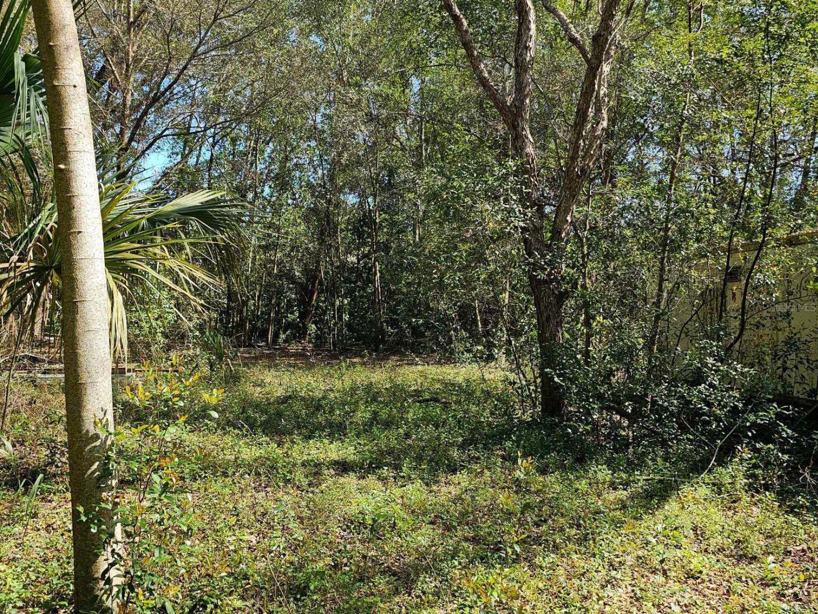 HILLTOP SORRENTO - Land