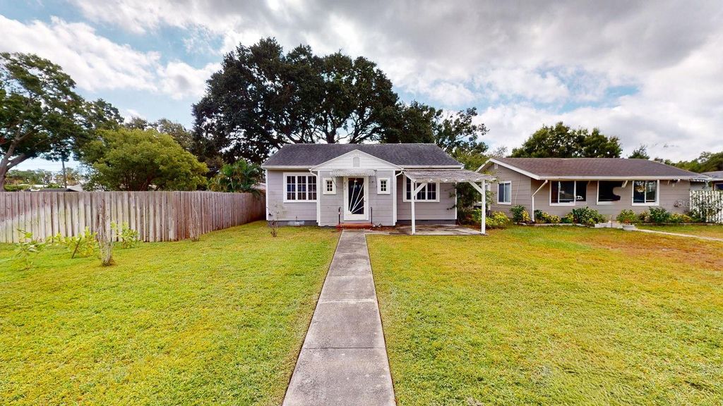 Photo of 834 53rd Avenue N, St Petersburg, FL 33703 (MLS # TB8444990)