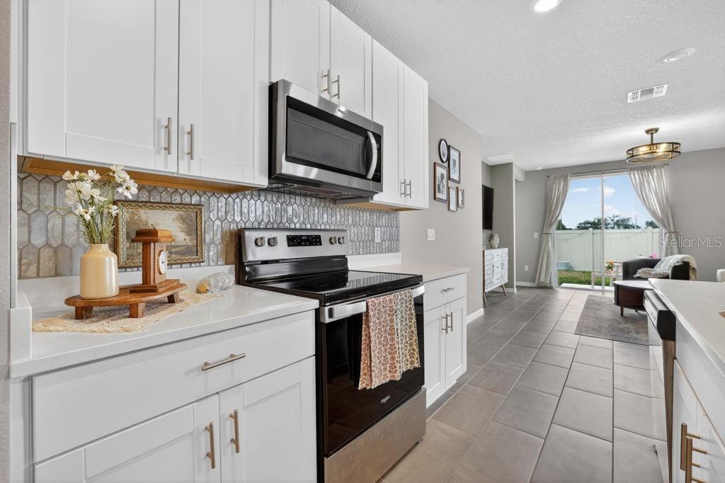 MONROE MEADOWS PB 86 PG 128 LOT 60 - Residential