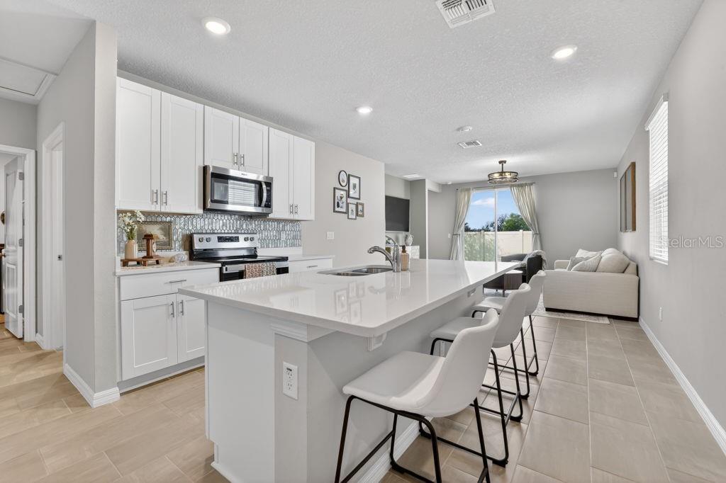 MONROE MEADOWS PB 86 PG 128 LOT 60 - Residential