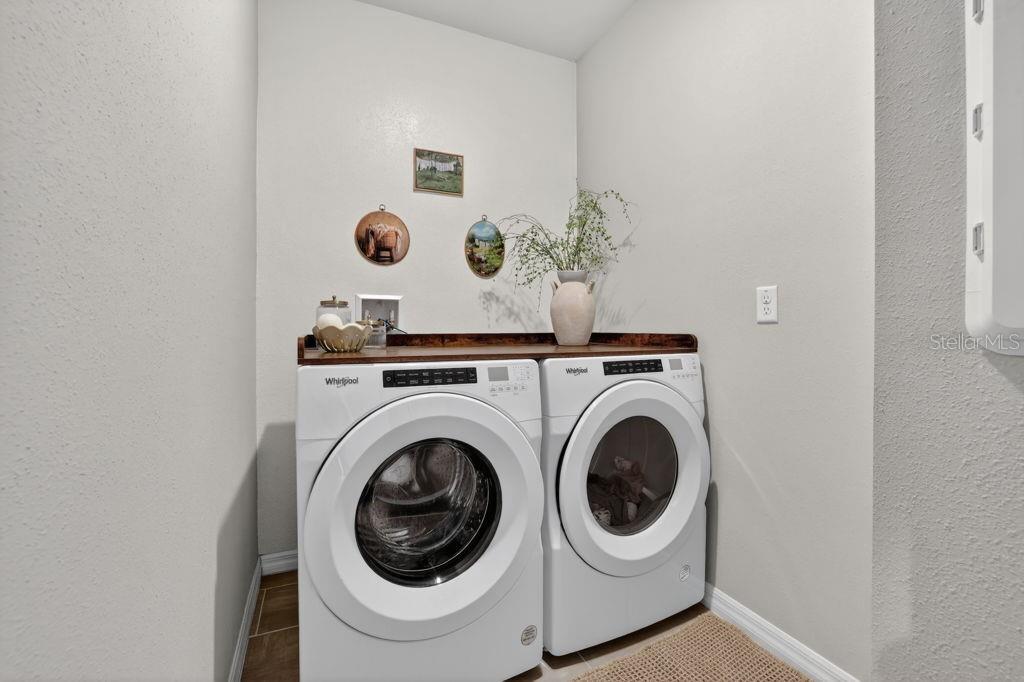 MONROE MEADOWS PB 86 PG 128 LOT 60 - Residential