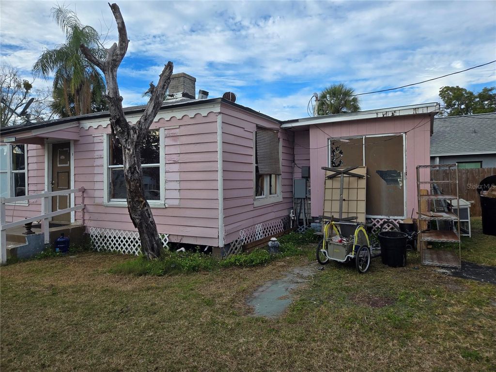 Photo of 3930 Miramar Way S, St Petersburg, FL 33705 (MLS # A4677408)