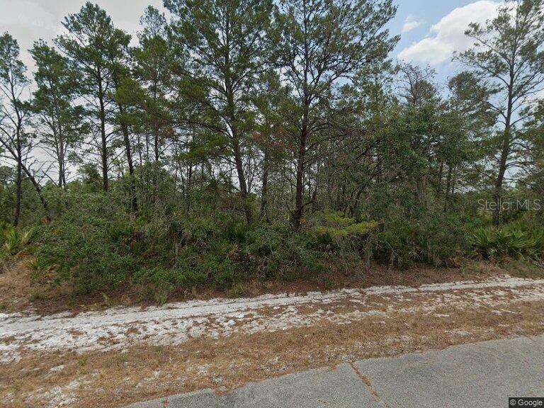 Build your future home on this residential lot! Situated in the desirable Sun ‘N Lake community, this property offers access to golf courses, clubhouse, tennis, pickleball, playgrounds, and more. Conveniently close to shopping, dining, medical facilities, and area lakes. A great opportunity for building or investment!