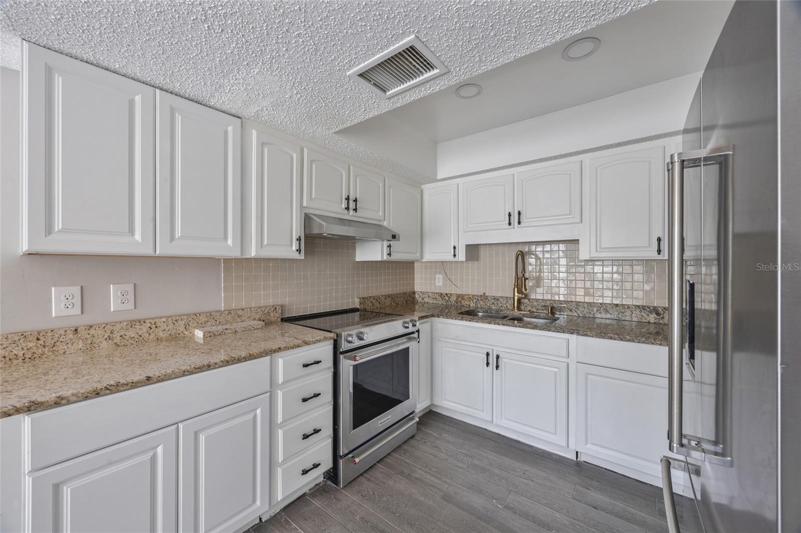 4463 VIEUX CARRE CIRCLE