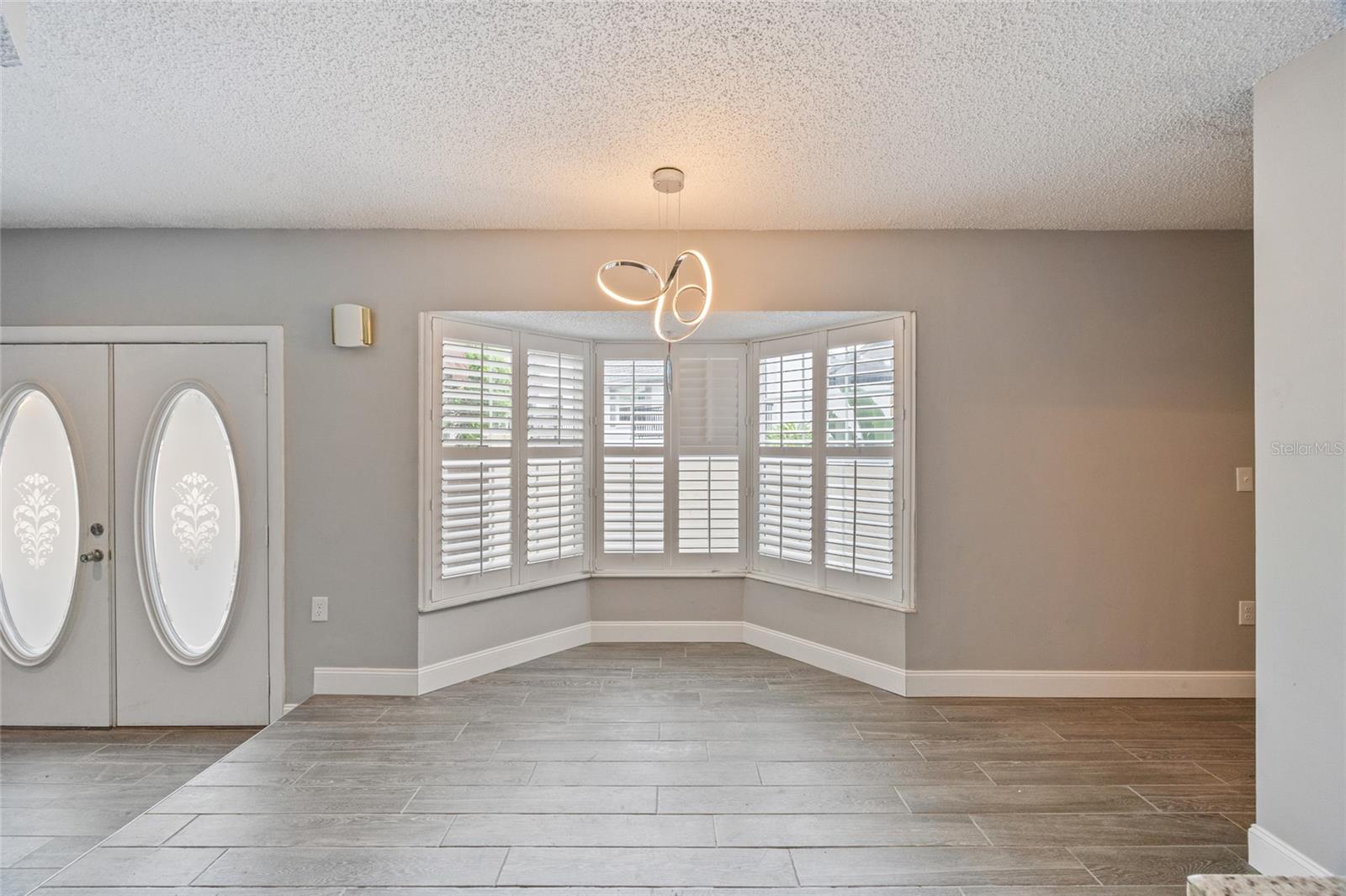 4463 VIEUX CARRE CIRCLE
