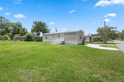 A home in LAKELAND