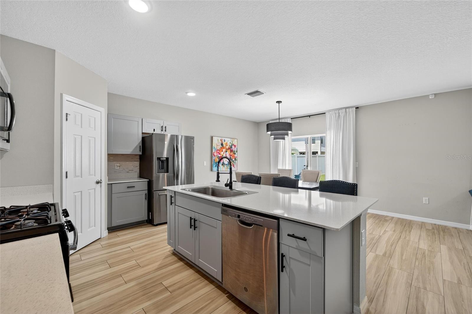 B & D HAWKSTONE PH 1 - Residential
