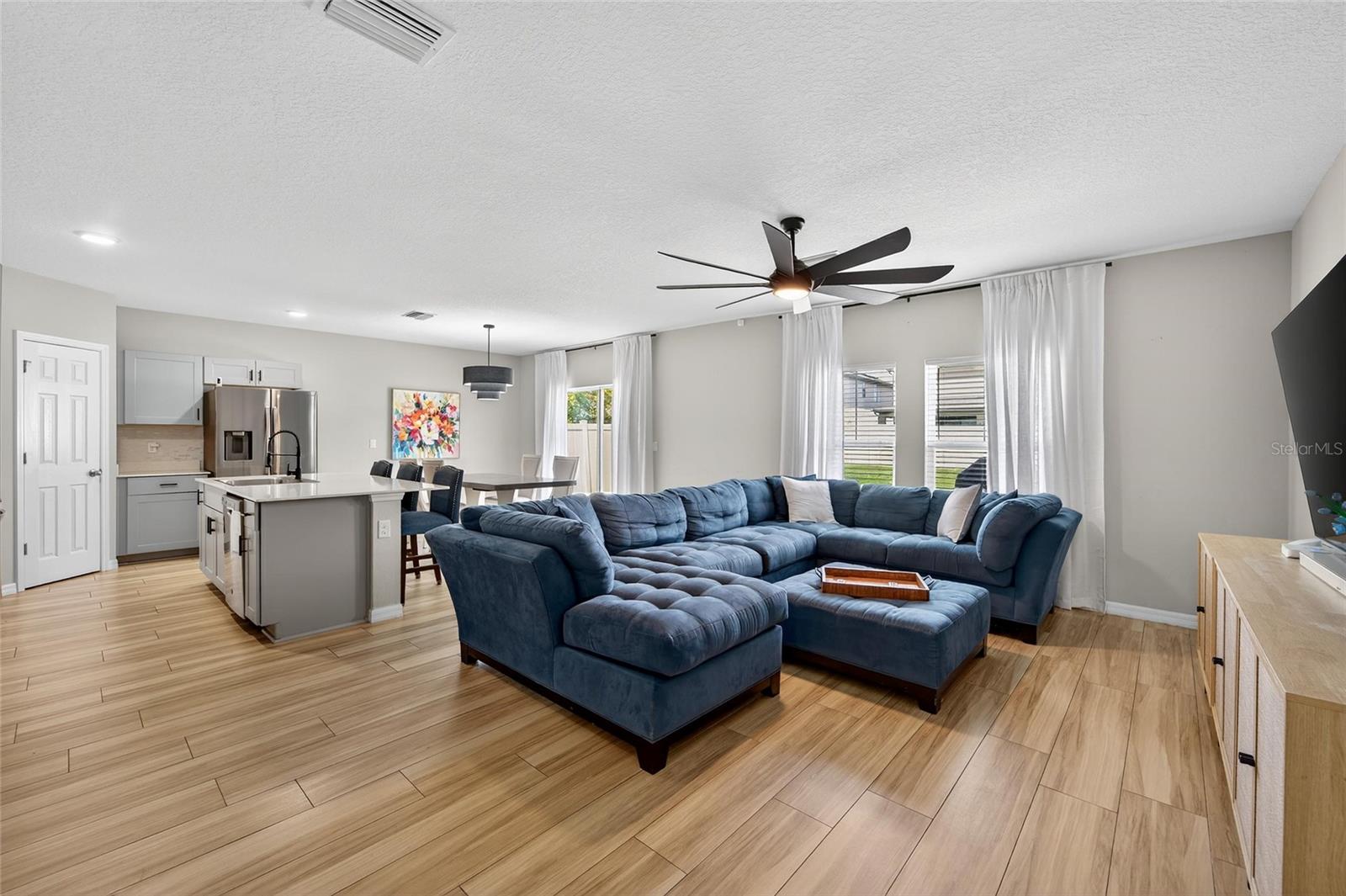 B & D HAWKSTONE PH 1 - Residential