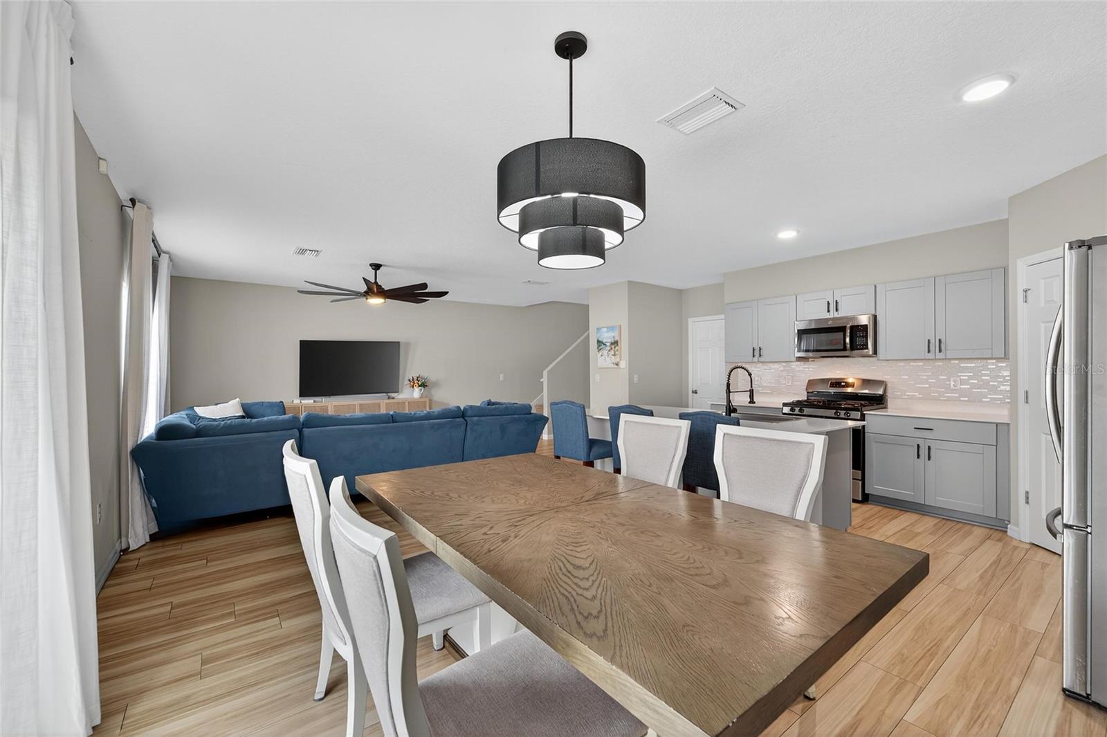B & D HAWKSTONE PH 1 - Residential
