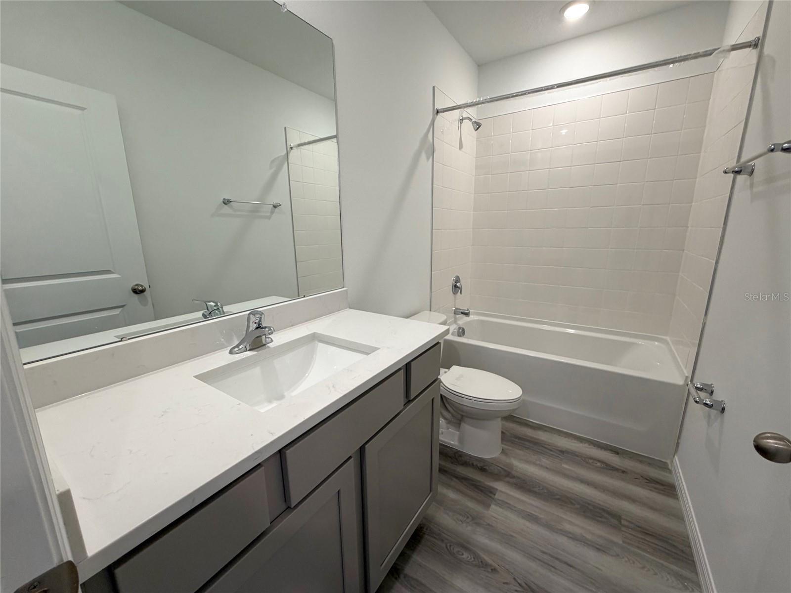 ANGELINE PH 3B-2 - Residential Lease