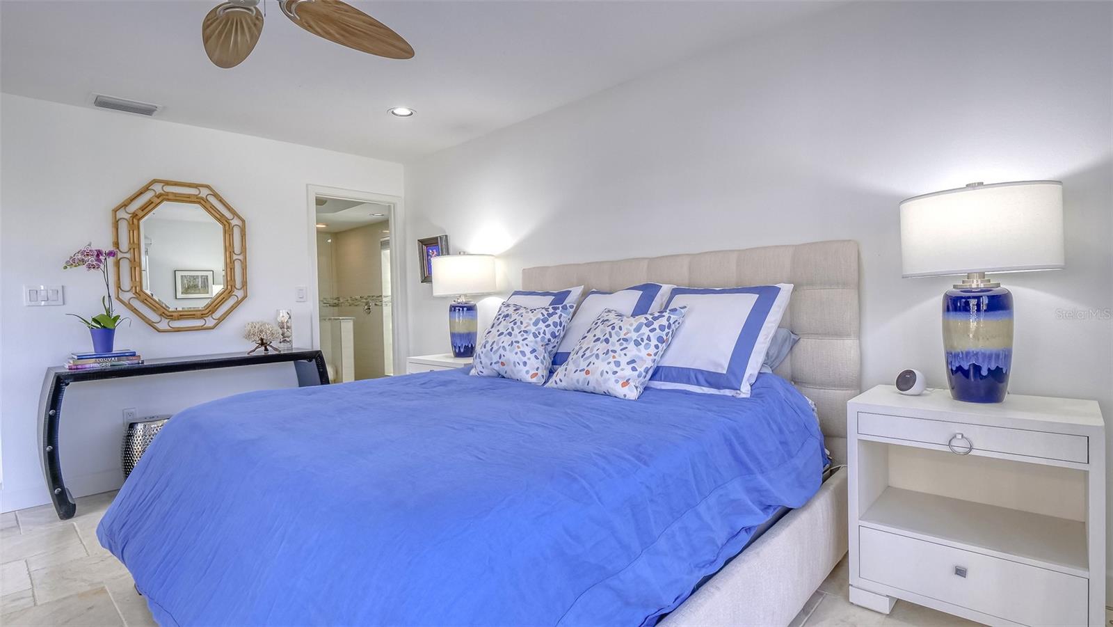 COUNTRY CLUB SHORES - Residential