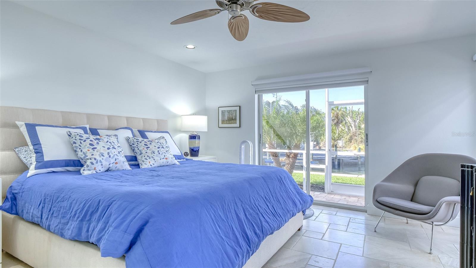 COUNTRY CLUB SHORES - Residential