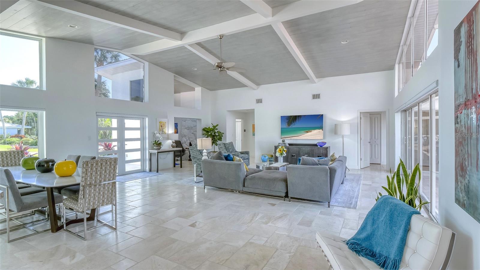 COUNTRY CLUB SHORES - Residential