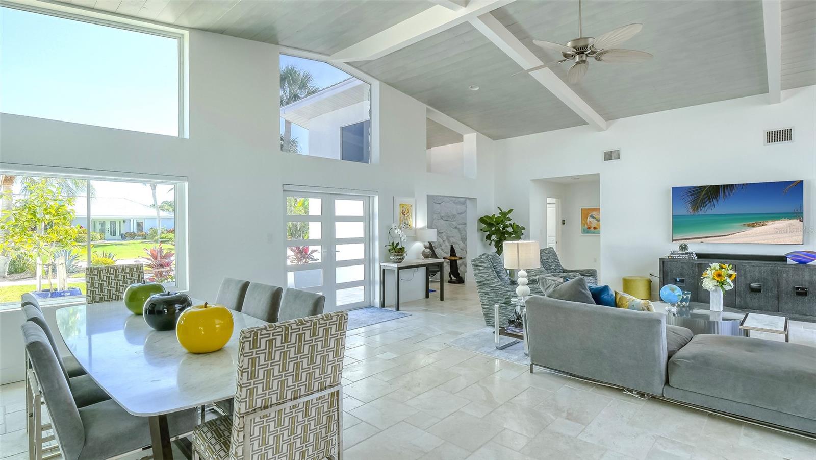 COUNTRY CLUB SHORES - Residential