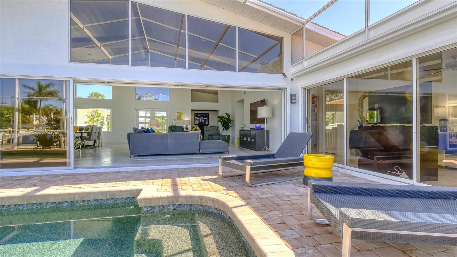 COUNTRY CLUB SHORES - Residential