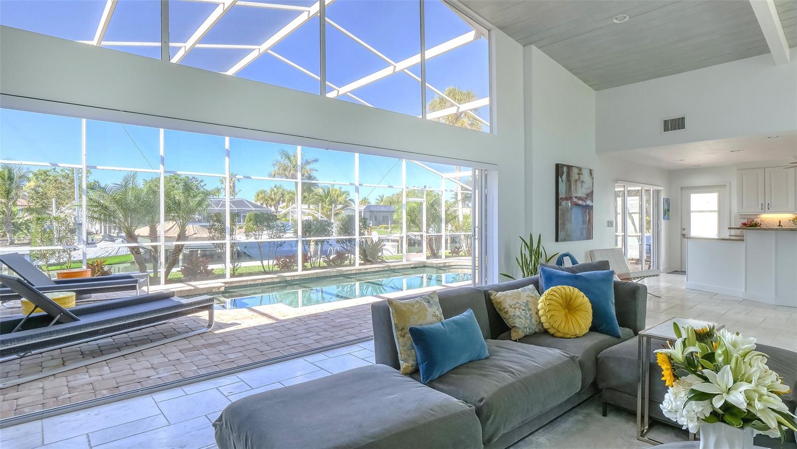 COUNTRY CLUB SHORES - Residential