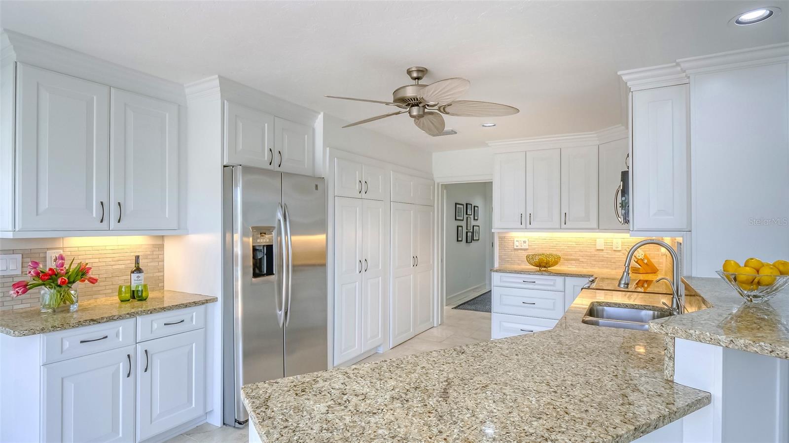 COUNTRY CLUB SHORES - Residential